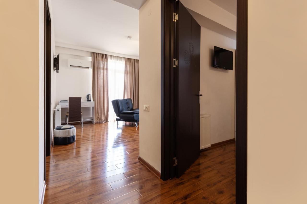 Hotel Grand Palace Tbilissi Extérieur photo