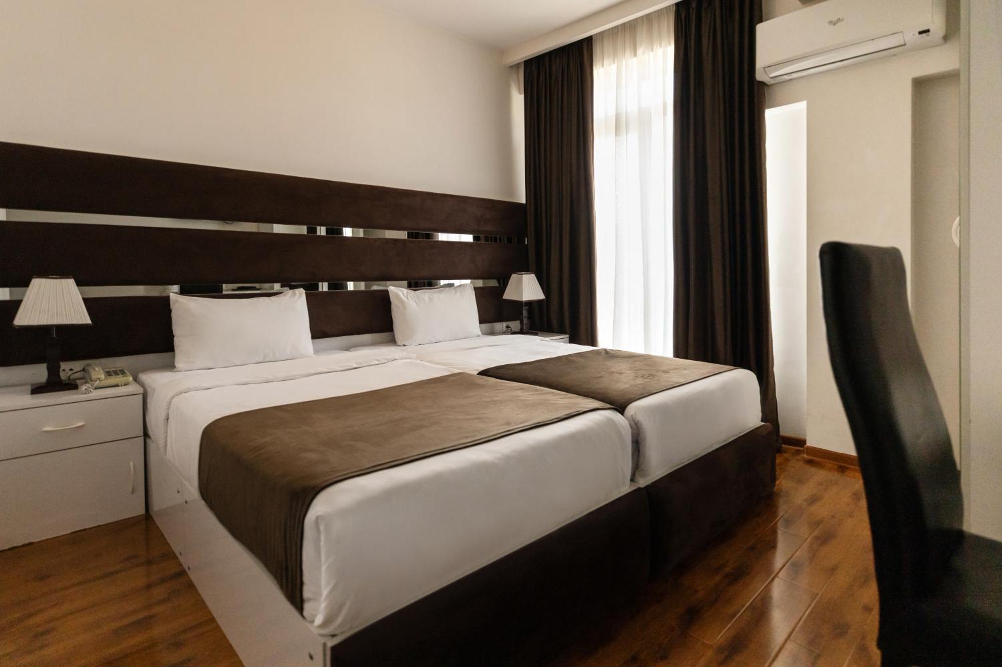 Hotel Grand Palace Tbilissi Chambre photo